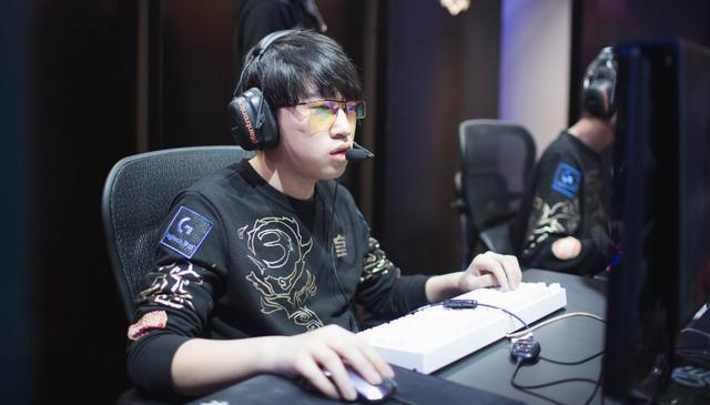 效力于团队 效力于团队